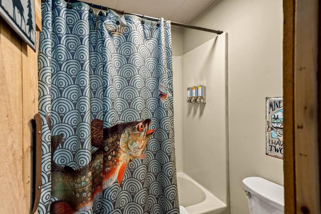 Stonegate Lodge 2 Queen Beds Wifi 50In Roku Tv Salt Water Pool Room #105 Eureka Springs Exterior foto