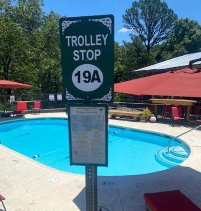 Stonegate Lodge 2 Queen Beds Wifi 50In Roku Tv Salt Water Pool Room #105 Eureka Springs Exterior foto