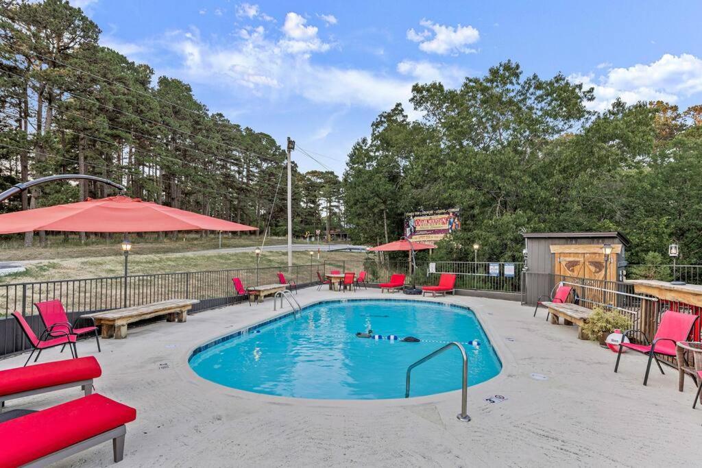 Stonegate Lodge 2 Queen Beds Wifi 50In Roku Tv Salt Water Pool Room #105 Eureka Springs Exterior foto